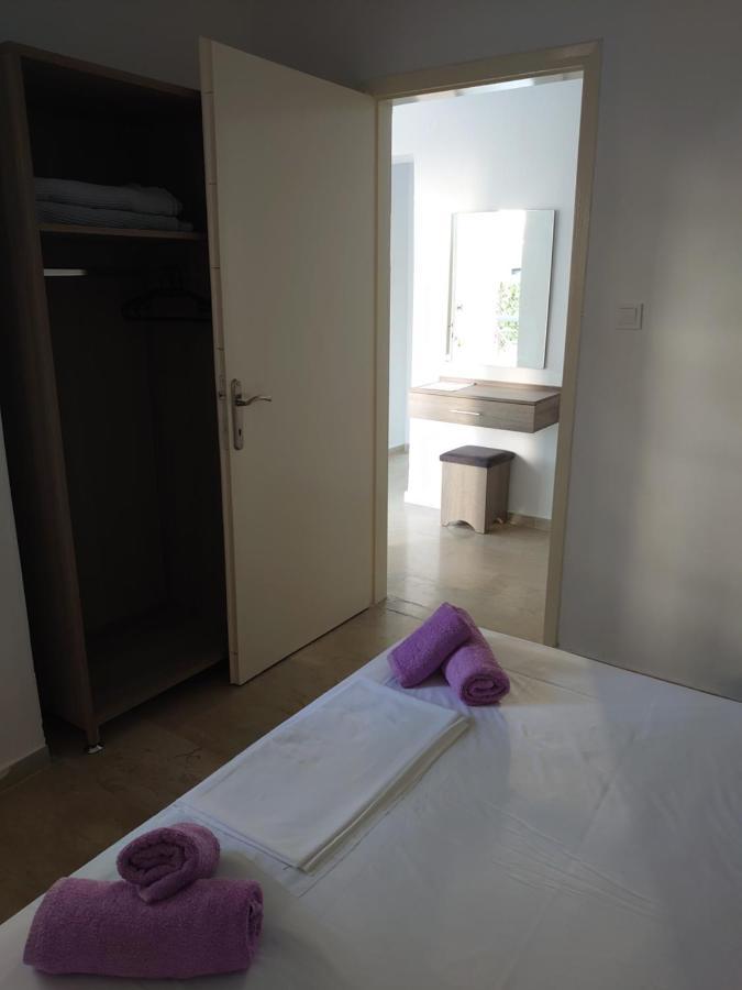 Merida Apartments Mola Kalyva Luaran gambar