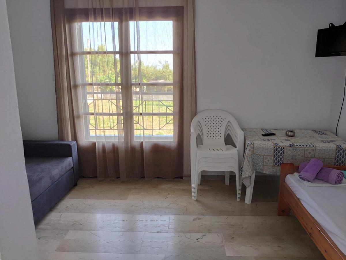 Merida Apartments Mola Kalyva Luaran gambar