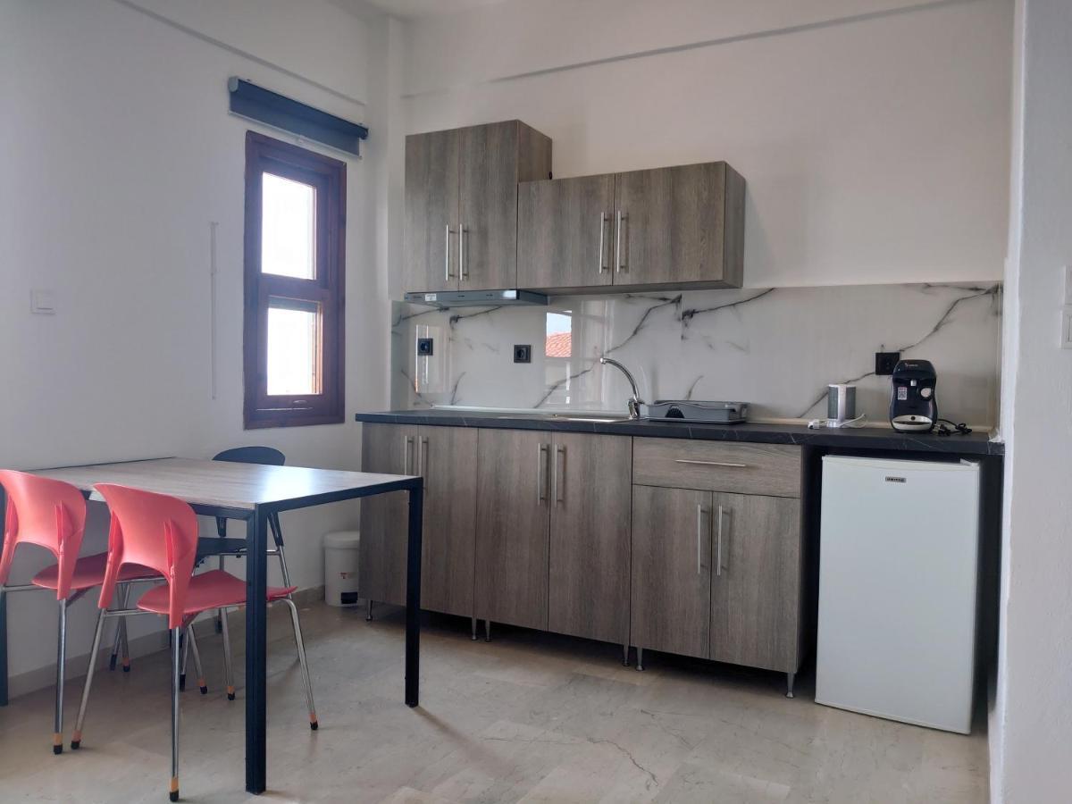 Merida Apartments Mola Kalyva Luaran gambar
