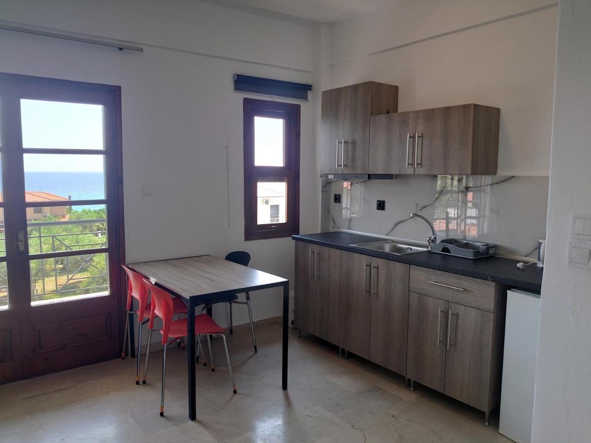Merida Apartments Mola Kalyva Luaran gambar