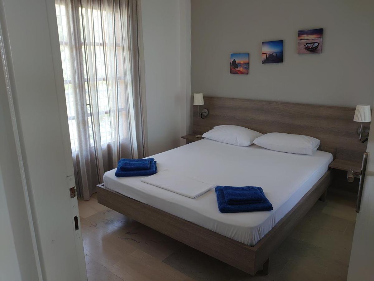 Merida Apartments Mola Kalyva Luaran gambar