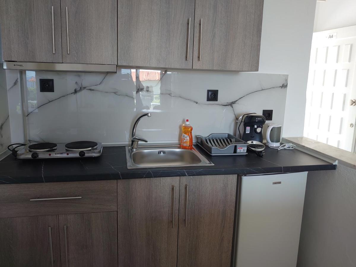 Merida Apartments Mola Kalyva Luaran gambar