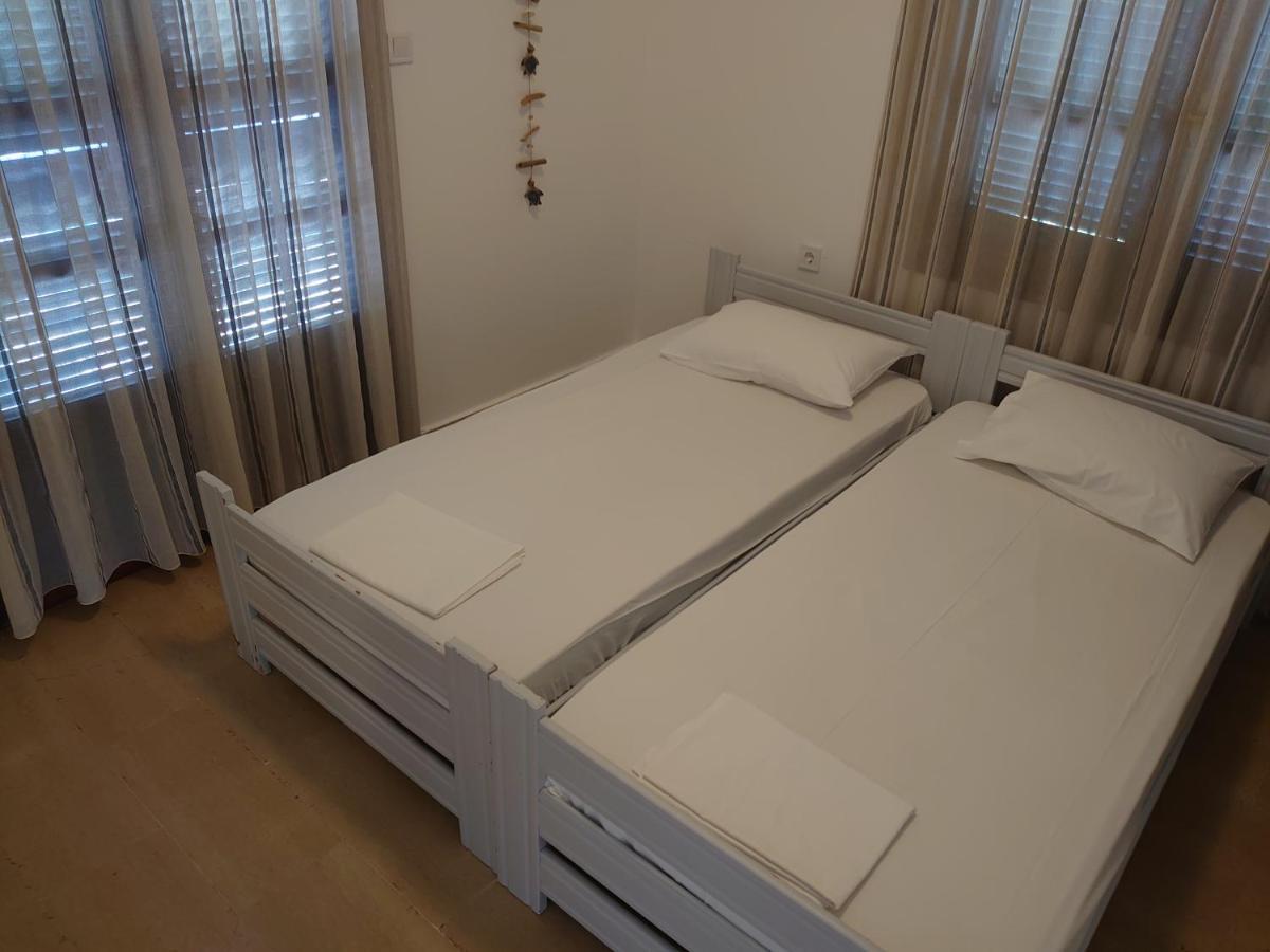 Merida Apartments Mola Kalyva Luaran gambar