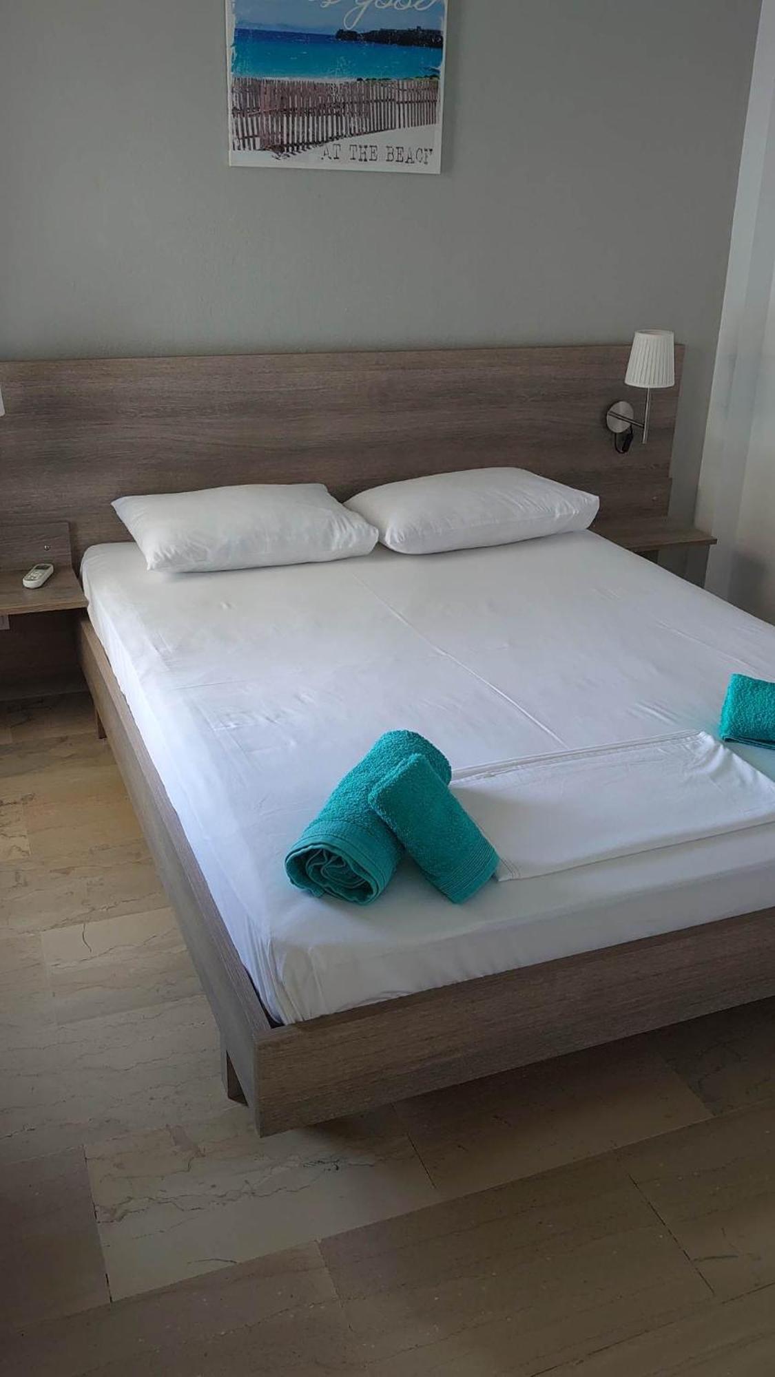 Merida Apartments Mola Kalyva Luaran gambar